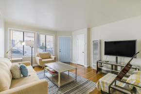 3 Bedroom House, Walkable to BART, Free Parking, Views
